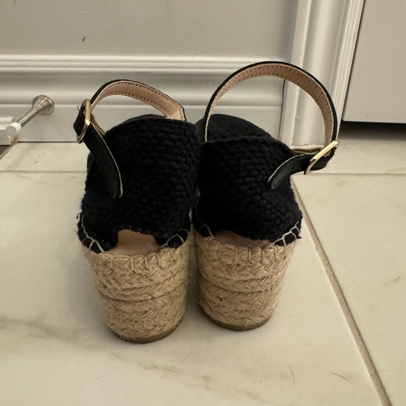 Black Sandals - Size 7 - Picture 4 of 4